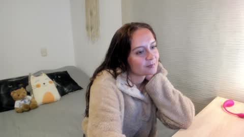 Mia   online show from 01.07.25