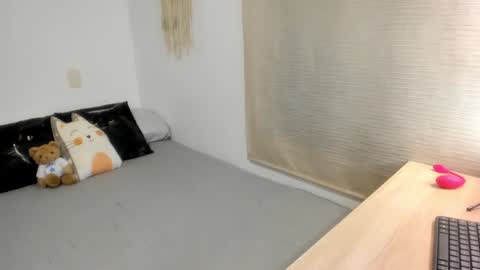 Mia   online show from 01.29.25