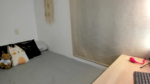 Mia   online show from 01.31.25