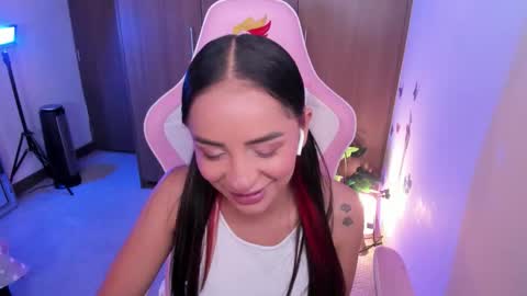 mia  nicolle online show from 01.12.26