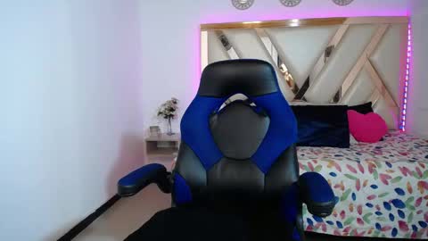 Snapshot of miaa_ferrari1 chatting on 04.14.26 MIA online show from 04.14.26