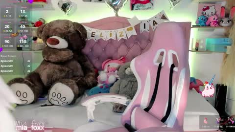 Mia online show from 02.20.26