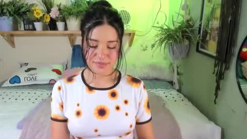 Snapshot of miaa_rose__ chatting on 10.09.25 Miaa online show from 10.09.25