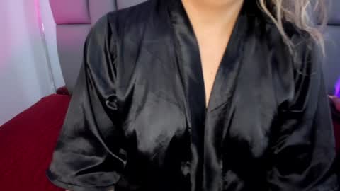 Snapshot of miaabrown__ chatting on 01.28.25 Mia online show from 01.28.25