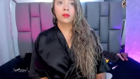 Snapshot of miaabrown__ chatting on 03.03.25 Mia online show from 03.03.25