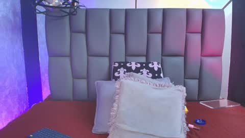 Snapshot of miaabrown__ chatting on 09.13.25 Mia online show from 09.13.25