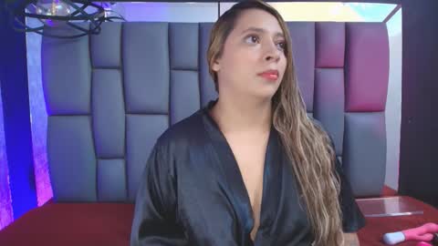Snapshot of miaabrown__ chatting on 09.19.25 Mia online show from 09.19.25