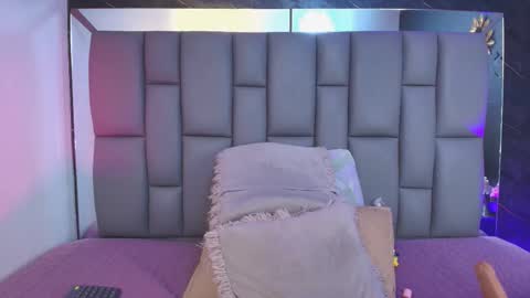 Snapshot of miaabrown__ chatting on 09.22.25 Mia online show from 09.22.25
