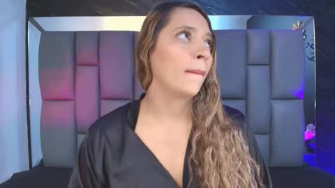Snapshot of miaabrown__ chatting on 09.25.25 Mia online show from 09.25.25