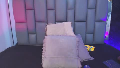 Snapshot of miaabrown__ chatting on 10.02.25 Mia online show from 10.02.25