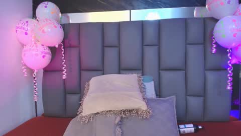 Snapshot of miaabrown__ chatting on 10.11.25 Mia online show from 10.11.25