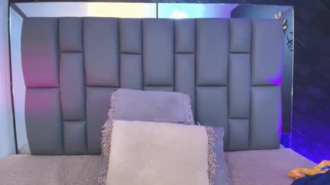 Snapshot of miaabrown__ chatting on 10.14.25 Mia online show from 10.14.25
