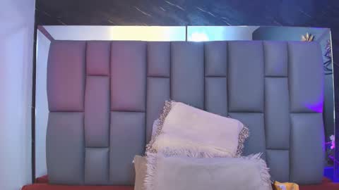 Mia online show from 10.16.25