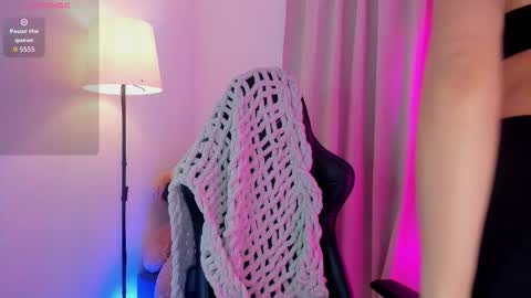 Snapshot of miaagomez chatting on 10.28.25 Mia online show from 10.28.25