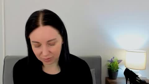 Mia online show from 03.24.26