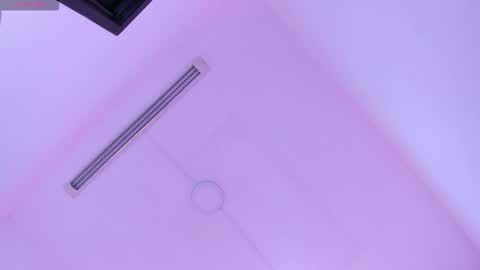 MIA LOVE online show from 11.25.25