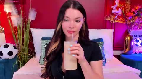 Snapshot of miaamuse chatting on 06.17.26 Mia online show from 06.17.26
