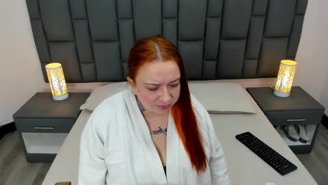mia red hair molly short hair online show from 01.12.25