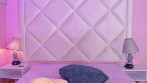 Snapshot of miaasmiith_ chatting on 10.23.25 Alexandra online show from 10.23.25