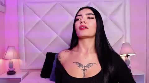 Snapshot of miaasmiith_ chatting on 11.01.25 Alexandra online show from 11.01.25