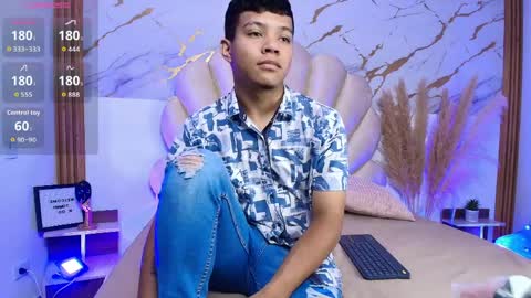 MiaayHero online show from 04.03.26