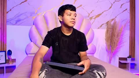 MiaayHero online show from 04.16.26