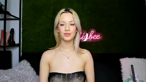 MiaBeeX online show from 05.17.26