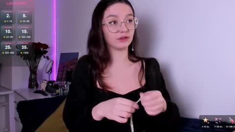 Snapshot of miabellee_ chatting on 02.16.26 mia online show from 02.16.26