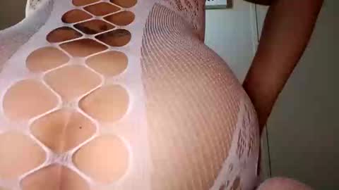 Mia Bueno online show from 10.11.25