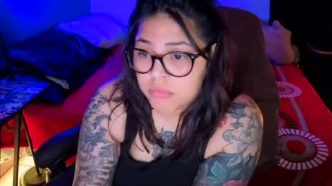 Snapshot of miacanela_xo chatting on 06.20.26 Mia online show from 06.20.26