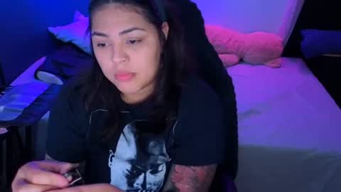 Snapshot of miacanela_xo chatting on 07.21.26 Mia online show from 07.21.26