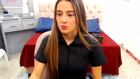 Snapshot of miacarperrlux chatting on 12.07.24 MiaCarper online show from 12.07.24