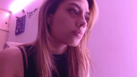 Snapshot of miacollings1 chatting on 11.02.25 Miia online show from 11.02.25