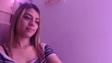 Snapshot of miacollings1 chatting on 11.08.25 Miia online show from 11.08.25