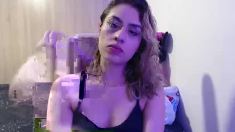 Snapshot of miacollings1 chatting on 12.18.25 Miia online show from 12.18.25