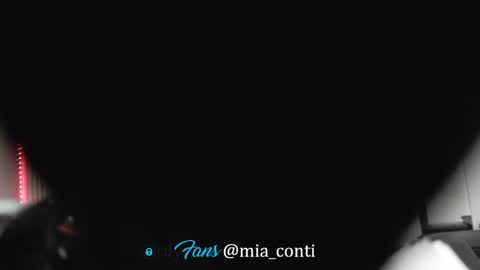 Snapshot of miacontilive chatting on 10.17.25 miacontilive online show from 10.17.25