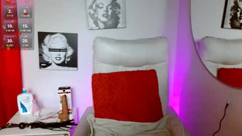 Snapshot of miad_amour chatting on 10.04.25 MiaDamour online show from 10.04.25