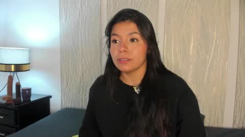 IG Yojanagomez  online show from 11.12.25