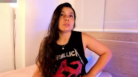 IG Yojanagomez  online show from 04.16.26