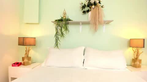 Call me Mia online show from 04.04.26