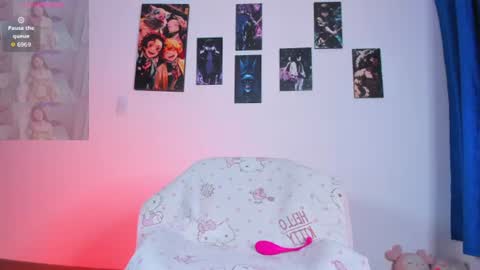 Snapshot of miaengels_ chatting on 07.15.26 Mia Engels online show from 07.15.26
