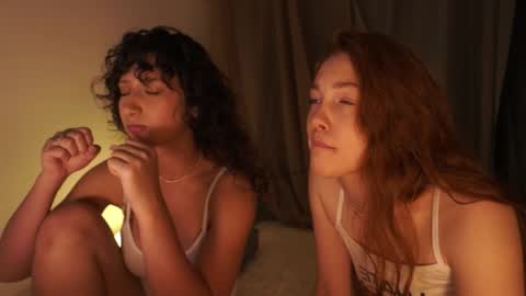 Mia online show from 11.22.25