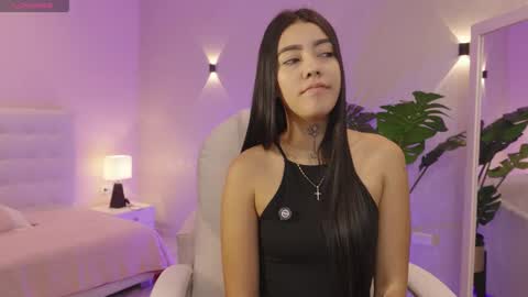 Mia Gomez online show from 10.25.25