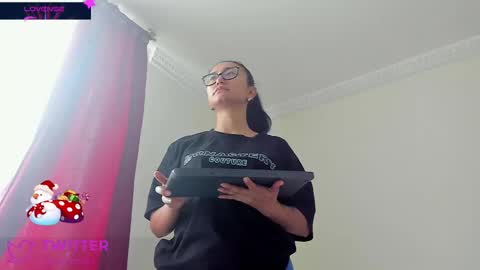 Snapshot of miagonzal chatting on 12.12.24 Mia online show from 12.12.24