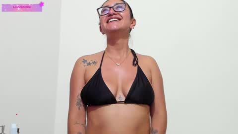 Snapshot of miagonzal chatting on 09.30.25 Mia online show from 09.30.25