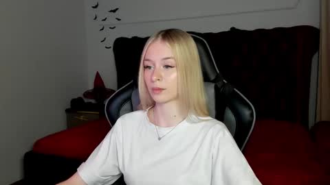 Mia online show from 11.03.25