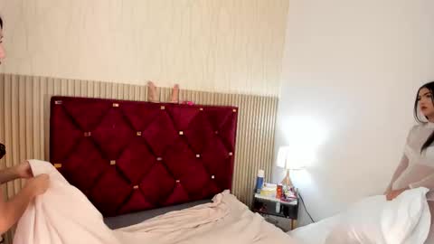 Miah and Bella online show from 10.17.25