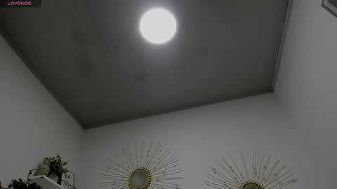 Miah Collins online show from 02.12.25