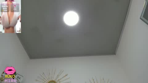 Miah Collins online show from 12.16.25