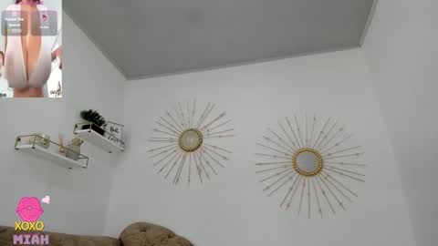 Miah Collins online show from 12.18.25